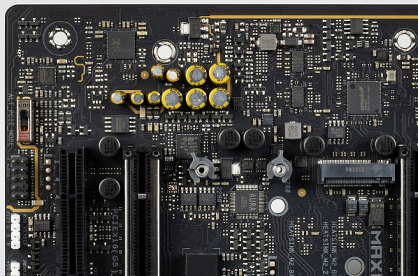 The audio path is located on the corner part of the board and does not intersect with other elements. All audio connectors on the rear panel are gold-plated, as well as the usual color scheme.