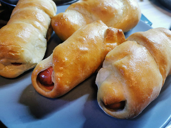 Perhaps our sausages did not turn out the most beautiful, but we saved this dough recipe and recommend it to you. It turned out really tasty!