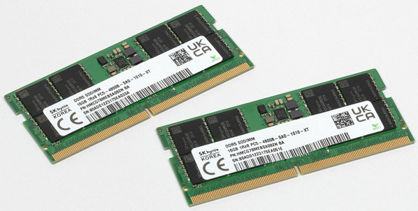 Модули ОЗУ DDR5-4800 по 16 ГБ каждый маркированы как SK hynix HMCG78MEBSA092N. Если заменить оба модуля на 32-гигабайтные, максимальный объем памяти составит 64 ГБ.