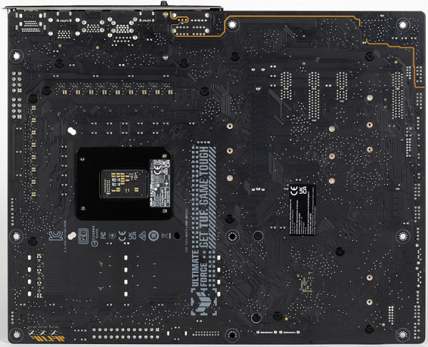 The reverse side is almost empty. The textolite is processed: at all soldering points the sharp ends are cut off. There is no backplate.