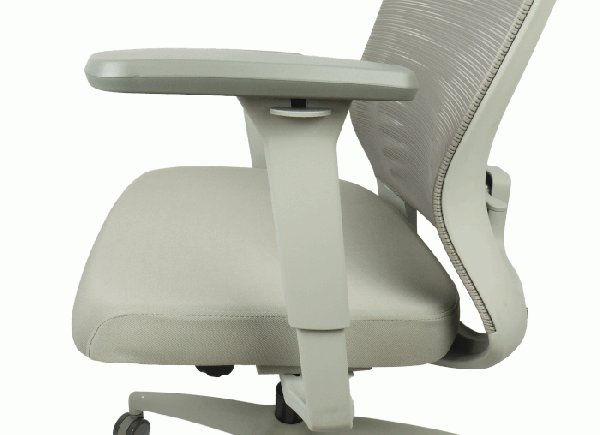 A button on the outside of the armrests allows you to smoothly adjust their height from 18 to 26 cm above the seat surface.