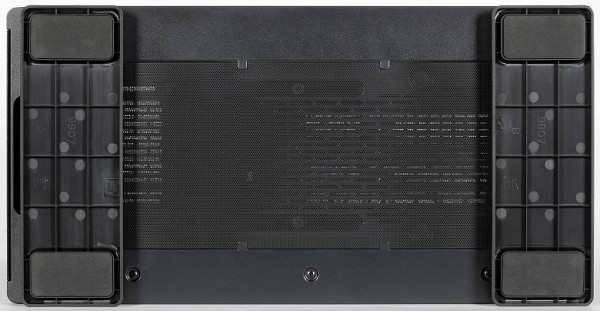 The housing is based on two plastic support elements with foam inserts (EVA).