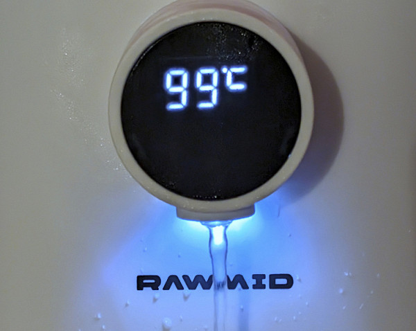 The selected temperature is reflected by a glowing indicator on the control panel and is also shown on the round digital display on the front of the device. In standby mode, the display shows «25» to indicate no heating mode.