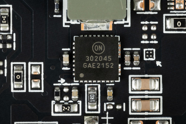 The power supply for the memory chips is controlled by the NCP81022 PWM controller (On Semiconductor).