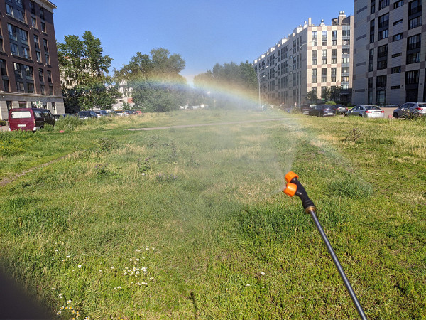 Nozzle with two sprayers