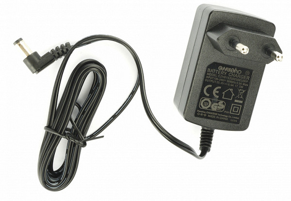 The included adapter supplies the vacuum cleaner with direct current (35 V, 0.5 A).