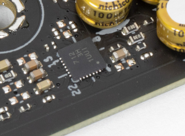 The board's audio circuits use «audiophile» Nichicon Fine Gold capacitors.