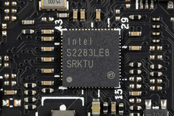 The system has a comprehensive wireless adapter on the Intel AX-211NGW controller, providing support for Wi-Fi 6E (802.11a/b/g/n/ac/ax) and Bluetooth 5.3. The adapter is located in the M.2 slot (E-key), and the connectors for connecting external antennas are located on the rear panel.