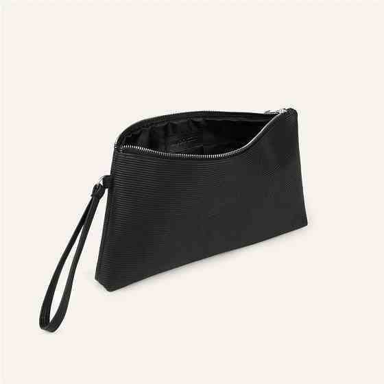 Textured Handbag 