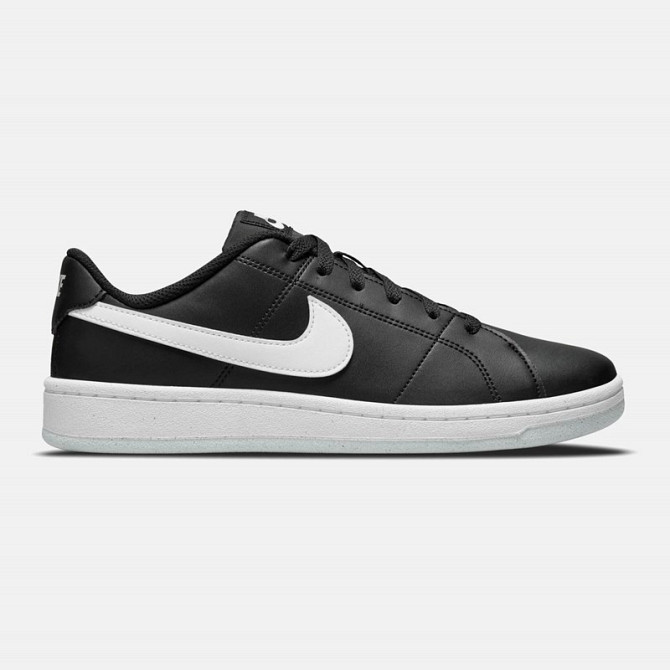 NIKE Women's Court Royale 2 Sneakers Gazimağusa - изображение 2