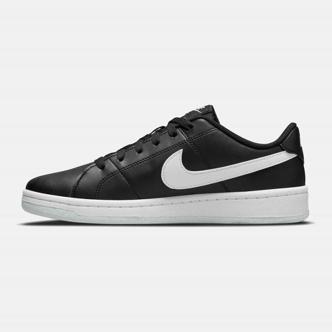 NIKE Women's Court Royale 2 Sneakers Gazimağusa - изображение 3