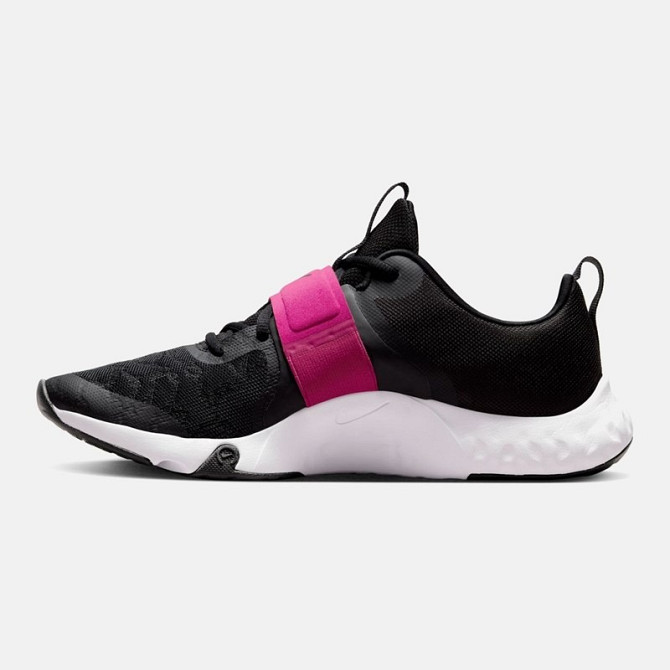 NIKE Women's Training Renew In-Season TR 12 Shoes Gazimağusa - изображение 3