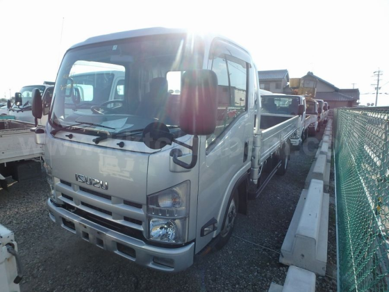 2013 MODEL STRAIGHT TRUCK & PICKUP TRUCK ISUZU Nicosia