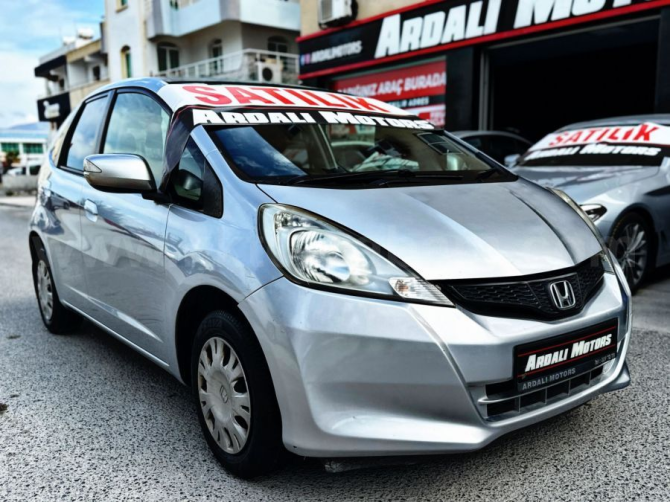 АВТОМАТИЧЕСКАЯ МОДЕЛЬ HONDA FIT 2012 ГОДА Nicosia - изображение 1