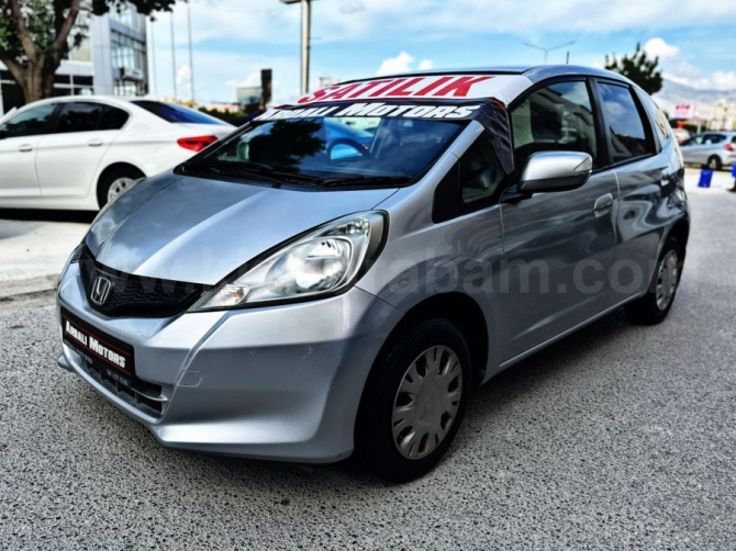 АВТОМАТИЧЕСКАЯ МОДЕЛЬ HONDA FIT 2012 ГОДА Nicosia - изображение 3