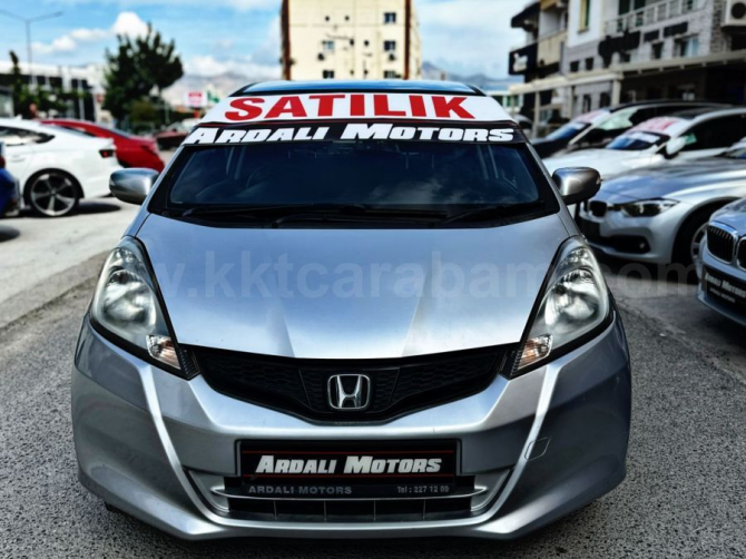 АВТОМАТИЧЕСКАЯ МОДЕЛЬ HONDA FIT 2012 ГОДА Nicosia - изображение 2