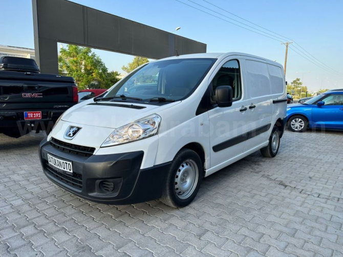 МОДЕЛЬ ПЛОСКИЙ PEUGEOT EXPERT 2012 ГОДА Nicosia - изображение 1