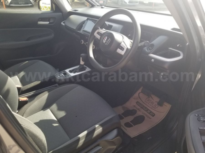 2020 MODEL AUTOMATIC HONDA FIT Nicosia - photo 4