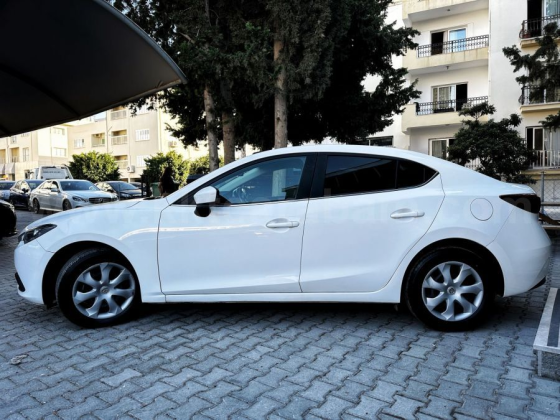 2015 MODEL AUTOMATIC MAZDA AXELA Girne