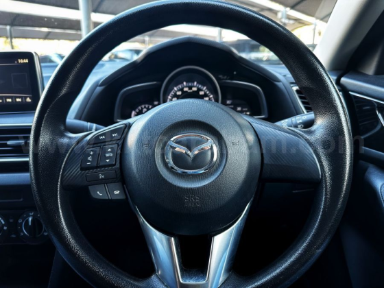 2015 MODEL AUTOMATIC MAZDA AXELA Girne