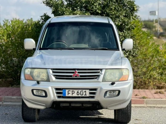 2003 MODEL AUTOMATIC MITSUBISHI PAJERO Lefke