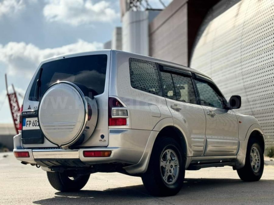 2003 MODEL AUTOMATIC MITSUBISHI PAJERO Lefke