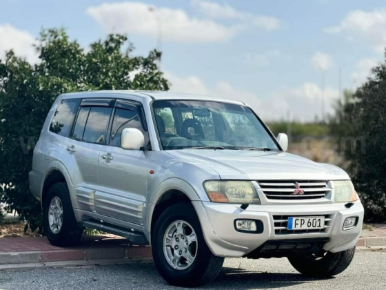 2003 MODEL AUTOMATIC MITSUBISHI PAJERO Lefke