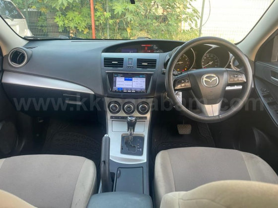 2011 MODEL AUTOMATIC MAZDA AXELA Girne