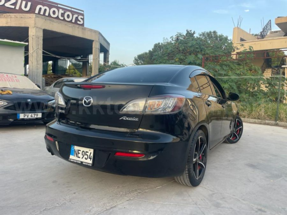 2011 MODEL AUTOMATIC MAZDA AXELA Girne