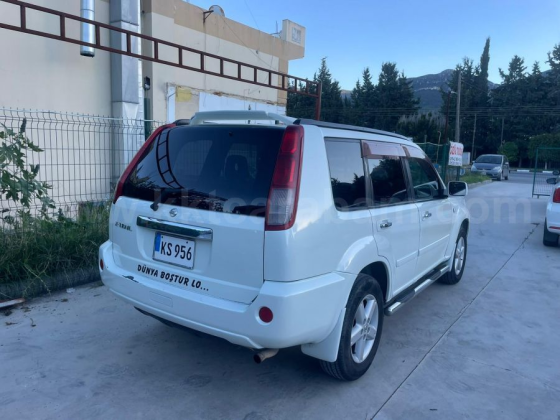 2005 MODEL AUTOMATIC NISSAN X-TRAIL Girne