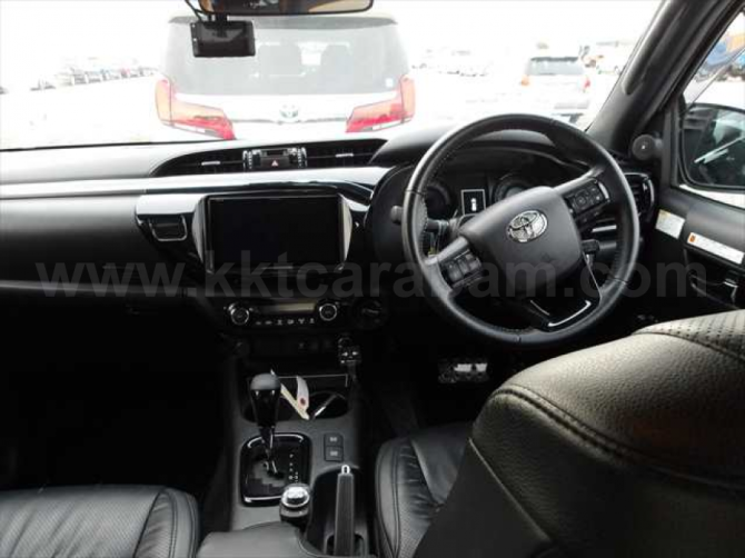 2020 MODEL SEMI-AUTOMATIC TOYOTA HILUX Nicosia - photo 3