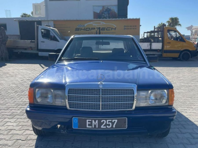 МОДЕЛЬ ПЛОСКИЙ MERCEDES-BENZ 190 1984 ГОДА Nicosia - изображение 1