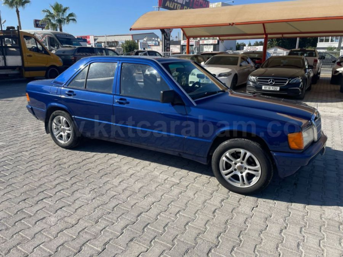 МОДЕЛЬ ПЛОСКИЙ MERCEDES-BENZ 190 1984 ГОДА Nicosia - изображение 2