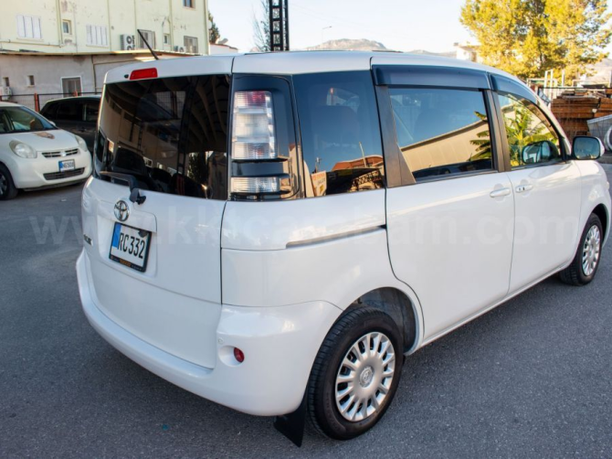 2014 MODEL AUTOMATIC TOYOTA SIENTA Girne - photo 4