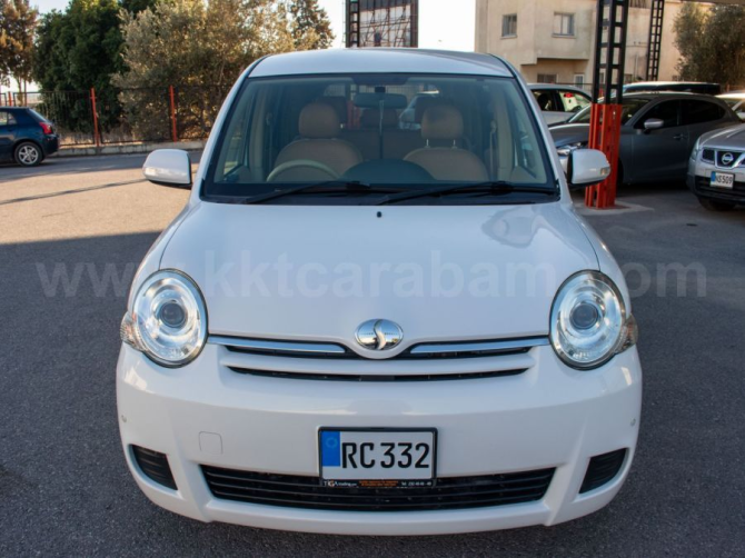 2014 MODEL AUTOMATIC TOYOTA SIENTA Girne - photo 1