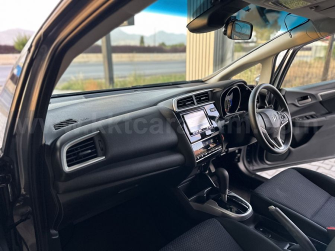 2020 MODEL AUTOMATIC HONDA FIT Nicosia - photo 6