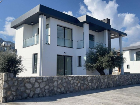Ultra Luxury villa 4+1 with mountain and sea views Girne