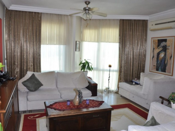 Apartment in the center of Kyrenia, within walking distance from the port Nicosia