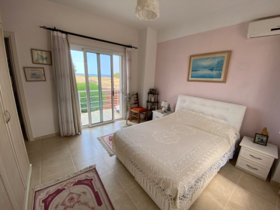 AMAZING 3 BEDROOM BUNGALOW WITH PRIVATE POOL, BEAUTIFUL GARDEN AND SEPARATE TITLE Girne