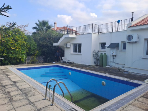 DETACHED VILLA 3+1 WITH GARDEN AND POOL FOR SALE IN GIRNE LAPTA Girne