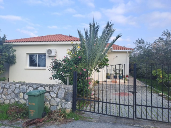 DETACHED VILLA 3+1 WITH GARDEN AND POOL FOR SALE IN GIRNE LAPTA Girne