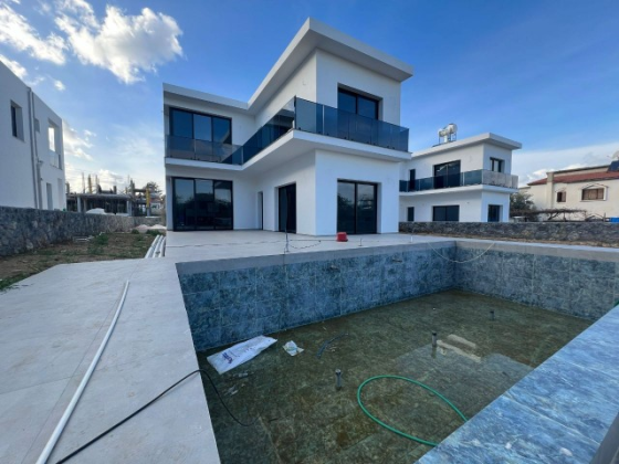 Villa for sale in Kyrenia Ozankoy 4+1 Girne