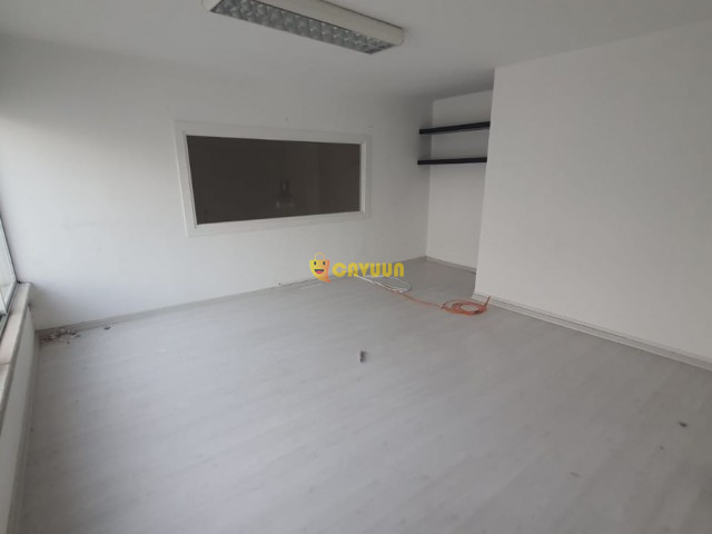 Office workplace in the center of Kyrenia for rent Girne - изображение 1