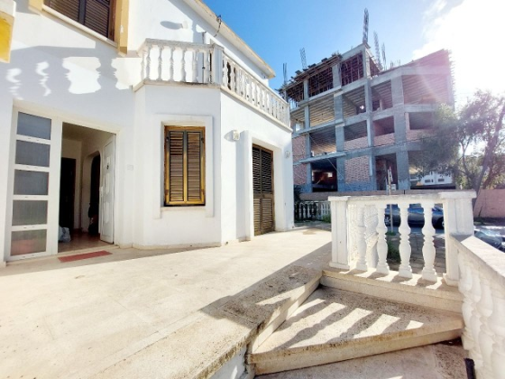 Apartment 3+1 for rent in the center of Kyrenia with garden Girne