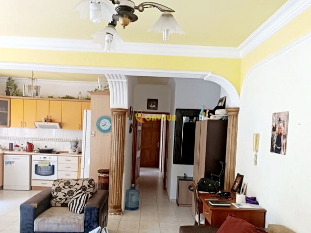 Apartment 3+1 for sale in the center of Kyrenia Girne - photo 3