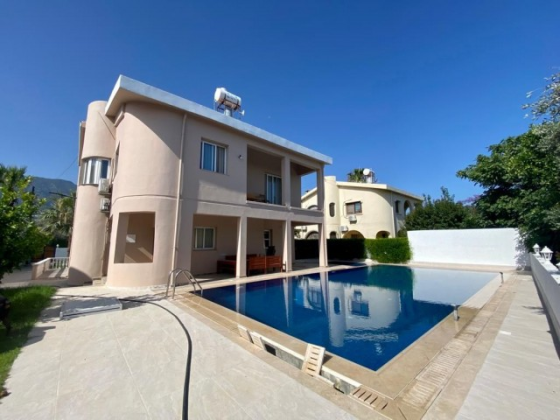 Villa 4+1 for sale in Girne Karaoglanoglu Girne