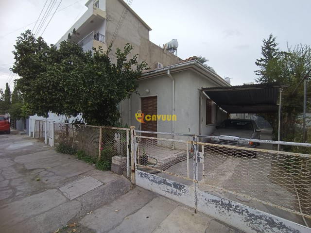 DETACHED HOUSE FOR SALE IN THE CENTER OF NICOSIA) Nicosia - изображение 1